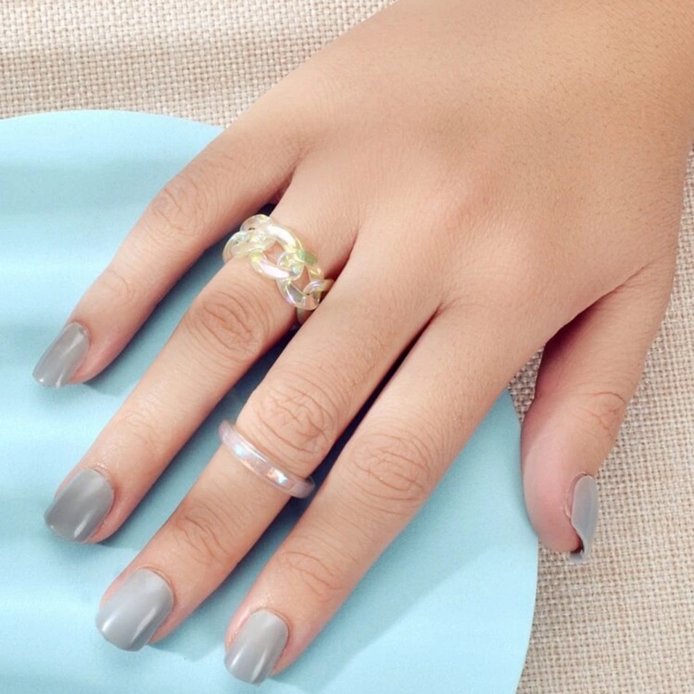 🎀 Pair of Mismatched Iridescent Clear Rings 🎀